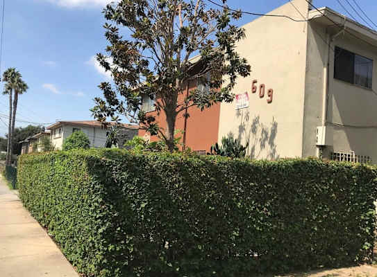 609 W. Hyde Park Blvd. property