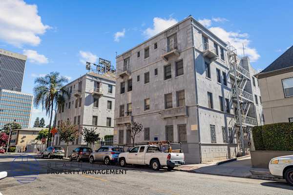 702-708 S Mariposa Ave. property