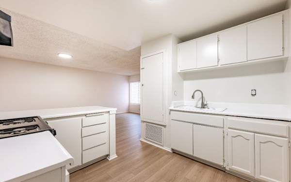 601 North East End Ave property