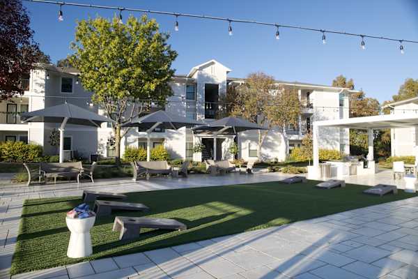 The Azul Apartment Homes property