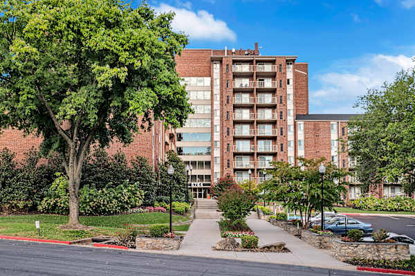 Columbia Pointe property
