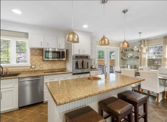 8410 Freestone Ave property