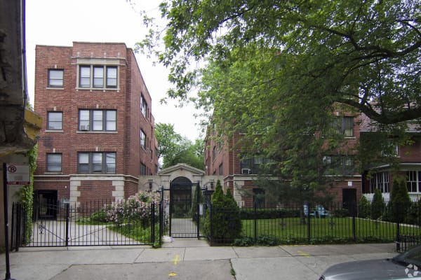 1425-27 W Chase Ave property