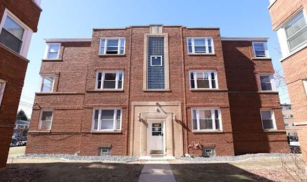 7520 N. Ridge Blvd property