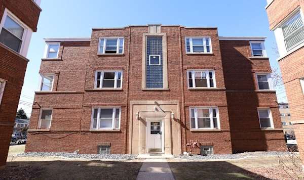 7516.5 N. Ridge Blvd property