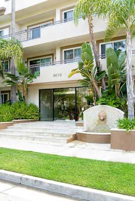 Paseo del Rey Apartments property