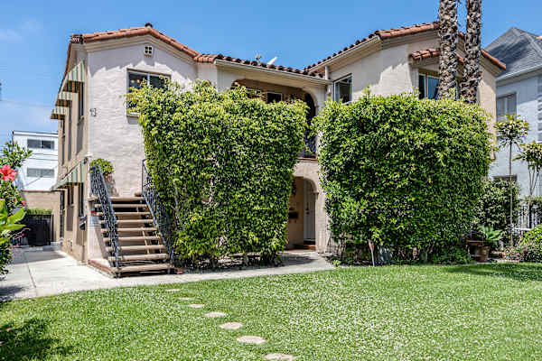 417 N. Doheny Drive property