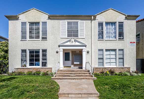 128 Reeves Drive property