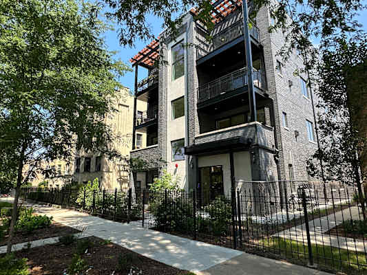 4861 N Hermitage Ave property