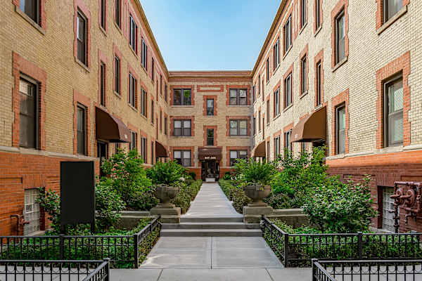 543-53 W. Wellington Ave. property