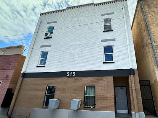 Oregon Apartments property