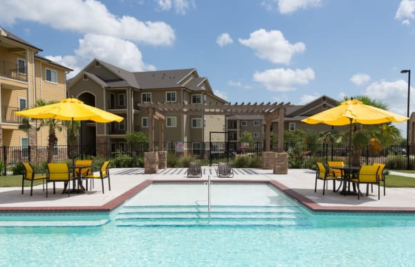 Retama Park Apartments property