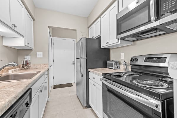 Apple Ridge Apartments - Livonia, MI property