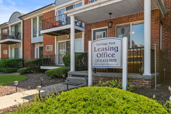 Carriage Park Apartments - Dearborn Heights, MI property