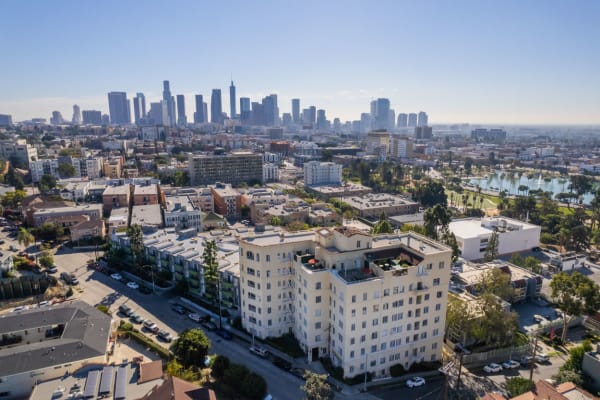 Chateau Nob Hill Apartments property