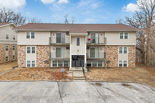 Riverview Oaks Apartments property