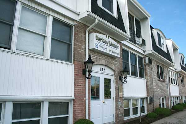 Berkley Manor Apartments property