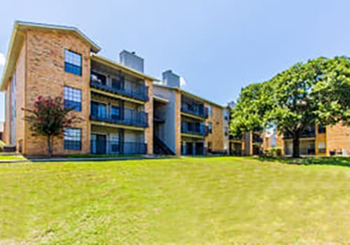 Spicewood Springs Apartment Homes property