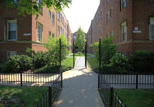 1433-45 W. Lunt Ave. property