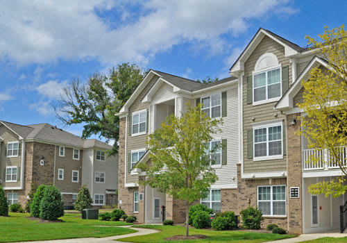 Killian Lakes Apartments and Townhomes property