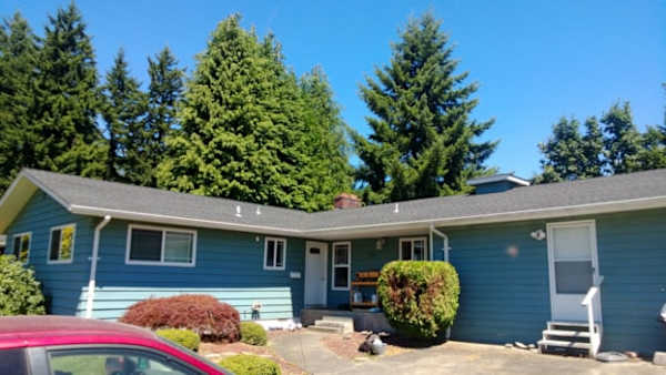 1004 16th Place property