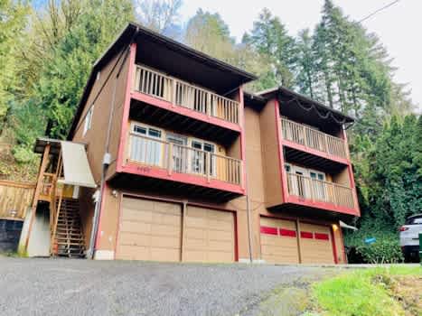 4458 & 4460 SUNSET WAY property
