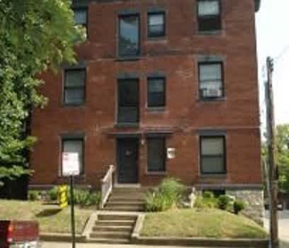 215 W Lee St property