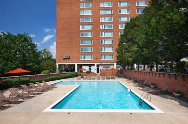 2000 Riverside Apartments property
