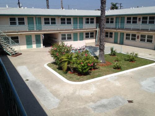 10600 S. Inglewood Blvd. property