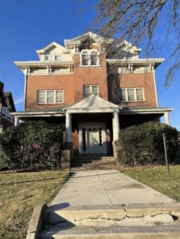 533 E Lincoln property