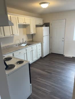 Catalpa Ave property
