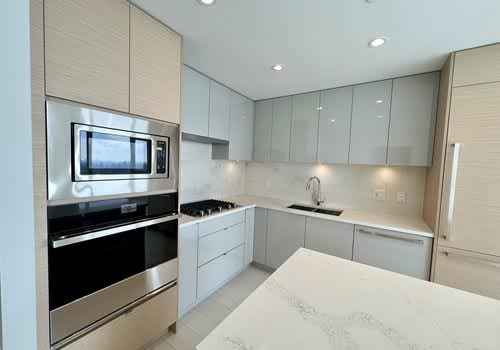 (River View) 3 bed + flex, 2 baths in River district property