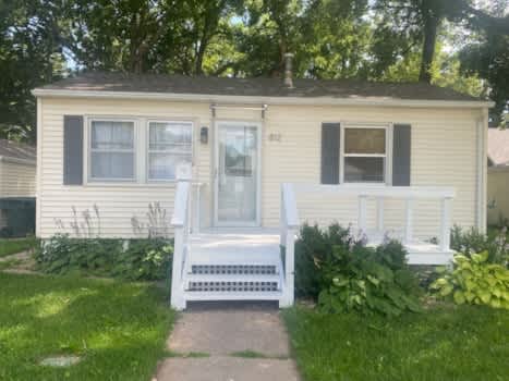 812 W 20th St property