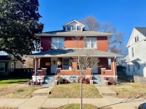 2013-2015 E Oak St. property