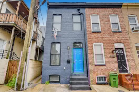 1701 Marshall House property