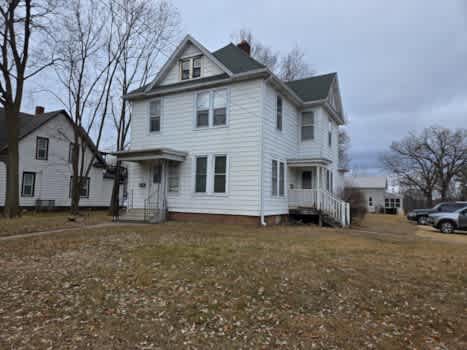 303 12th Ave W #A property