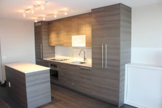 Beautiful&Spacious 1 Bed/1 Bath with Built in Furniture! property