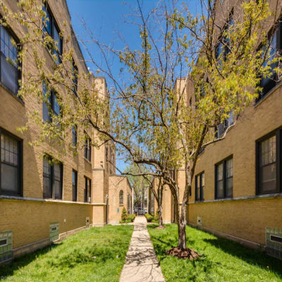 1617-1633 W Belmont property