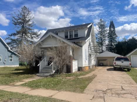 1410 8th St E property