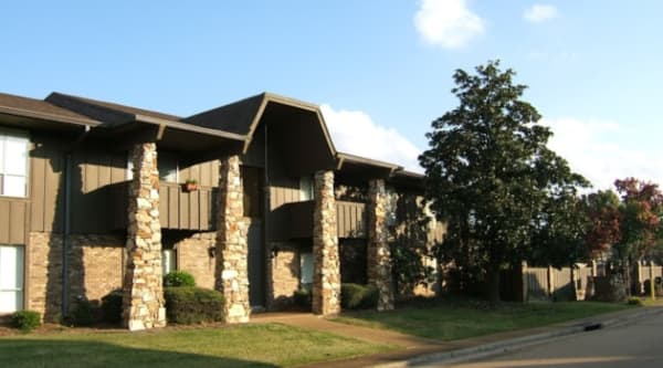 Willow Creek Apartments property