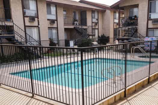 Lincoln Apartments property