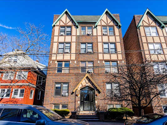 65 West 39th Street Apartments property