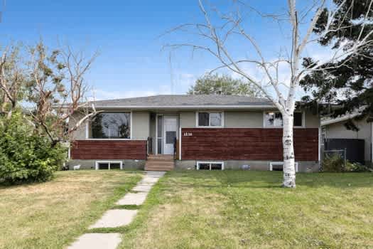 1516 49 Street SE property