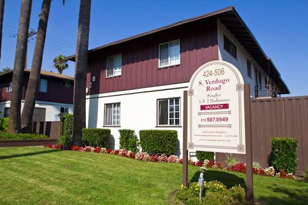 Verdugo Plaza Apartments property