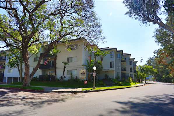 The Grove Apartments property