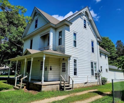 1404 7th St E property
