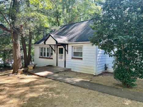 FOR RENT- AVA SEPT 18TH property
