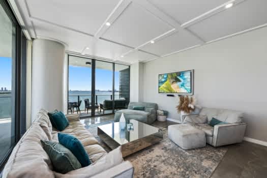 Paradise 1207 property