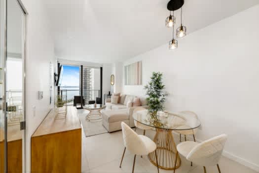 Paradise 3605 property