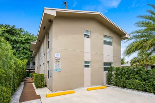 400 SW property